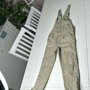 6X Girls army green Floral print overalls,roll up hems button detain pocketsx4